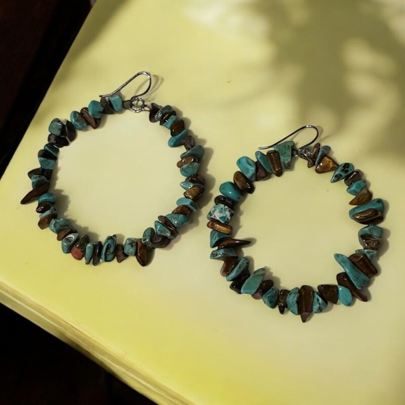Vintage Turquoise Howlite Southwestern Boho Cowgirl Western Rodeo Hoop Earrings - Picture 2 of 4